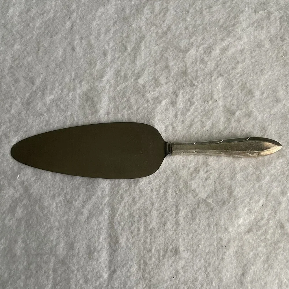 Oneida Reverie 1937 Pie Or Cake Server Silverplate Crown Nobility Plate